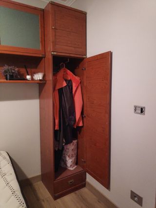 Mobile ponte in L per camera aggiuntiva. Comodino