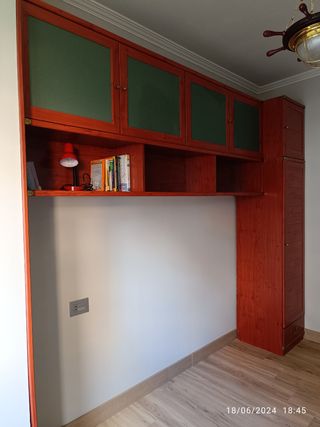 Mobile ponte in L per camera aggiuntiva. Comodino