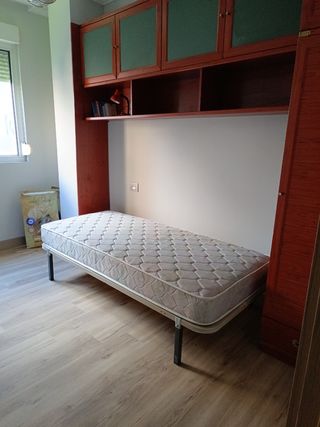 Mobile ponte in L per camera aggiuntiva. Comodino