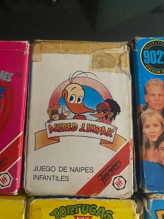 Juego de cartas, naipes.
llevate 3 y paga 2