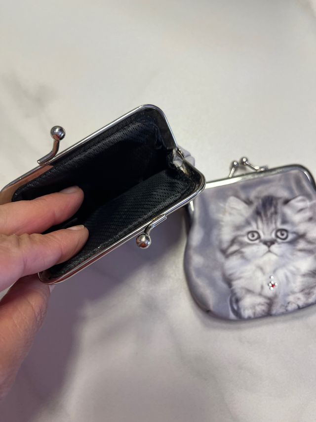 Monedero de gatitos