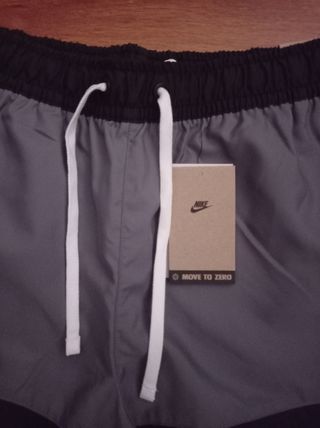 Pantalón Nike Corto Gris y Negro Bañador