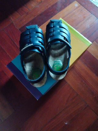 Sandalias piel azul marino