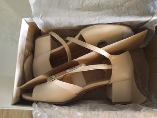 Zapatos tacón bajo blancos 40