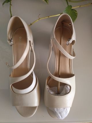 Zapatos tacón bajo blancos 40