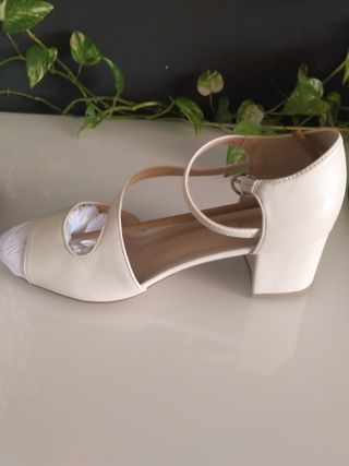 Zapatos tacón bajo blancos 40