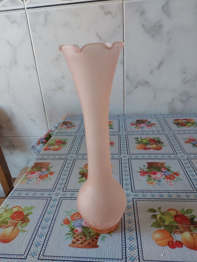 Florero de cristal con efecto craquelado