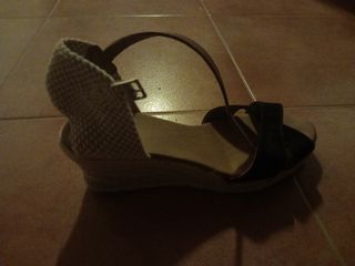 Sandalias de mujer de piel talla 39.