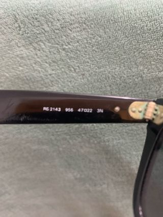 Gafas de sol wayfarer con su estuche muy poco uso