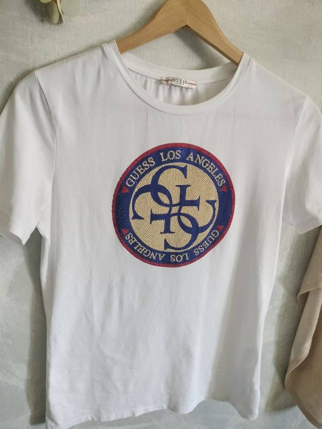 camiseta Guess