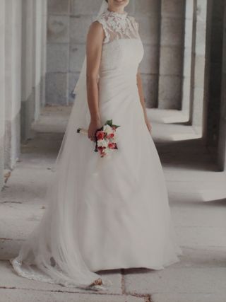 Vestido novia + torera encaje