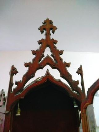 HORNACINA DE MADERA Y CRISTAL