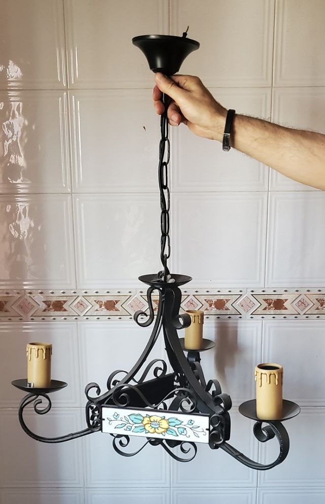 lámpara de forja y cerámica