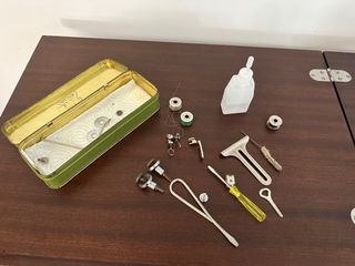 Maquina de coser Alfa con armario. De 1960