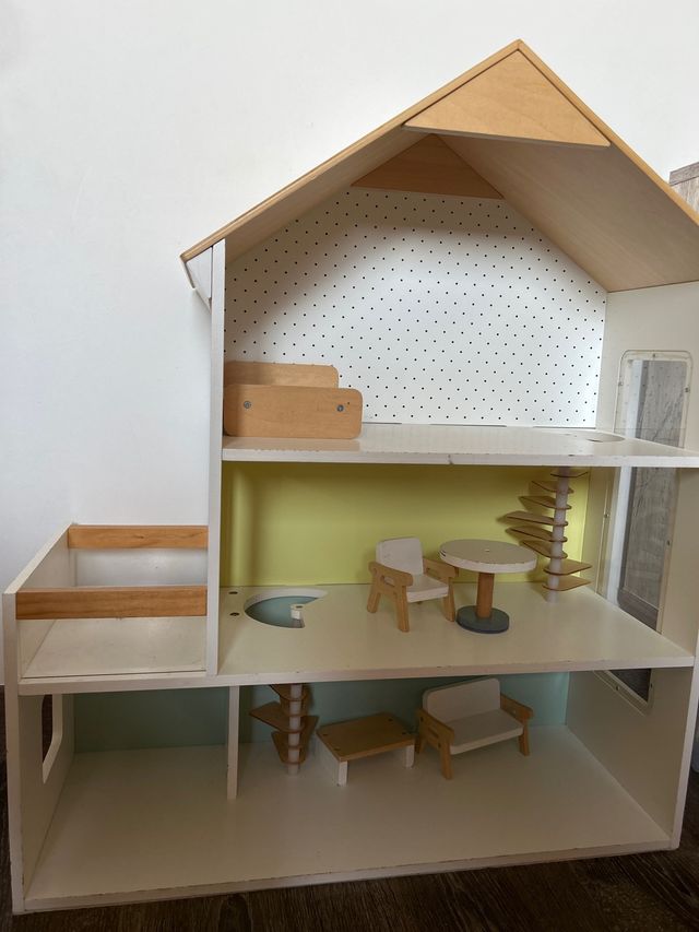 casa madera de muñecas