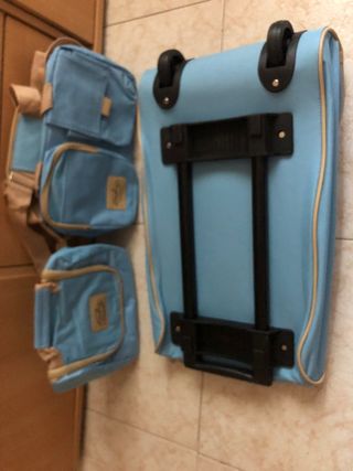 Maleta con ruedas ,bolso y neceser 