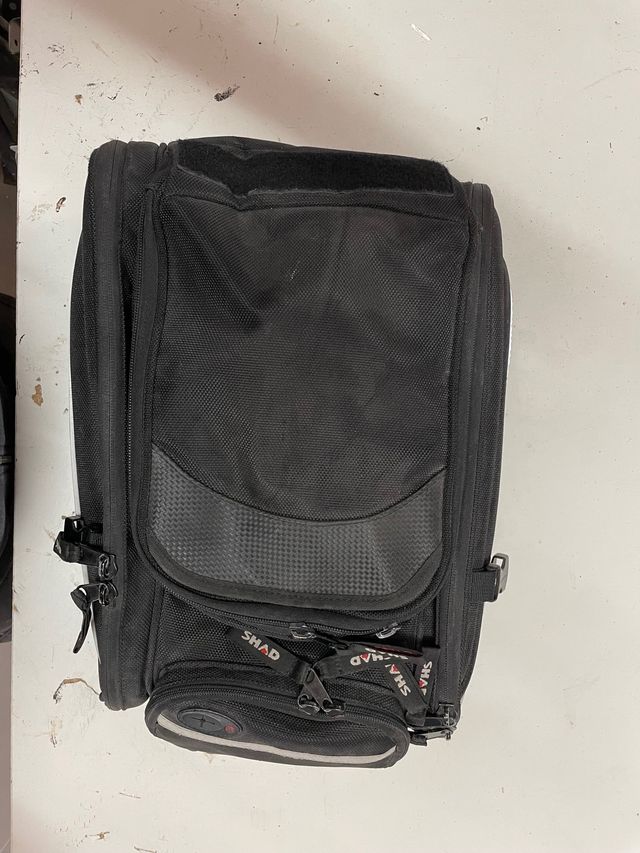 Mochila Shad depósito