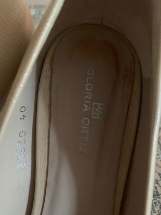 Zapatos de tacon, Gloria Ortiz