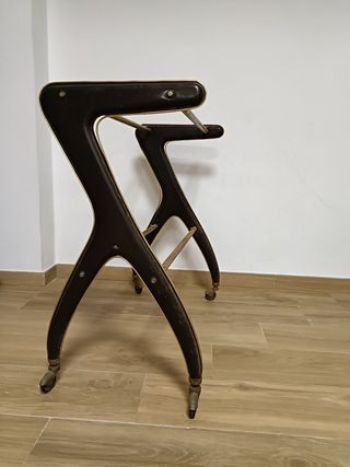 Antiguo carrito de servicio de diseño Esta semana!