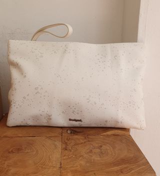 Elegante bolso de mano Desigual.