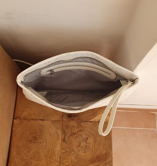 Elegante bolso de mano Desigual.