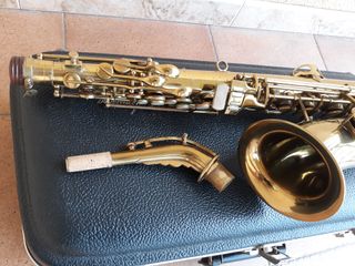 Saxofón alto, vintage New Super Dearman