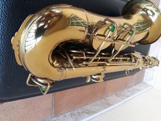 Saxofón alto, vintage New Super Dearman