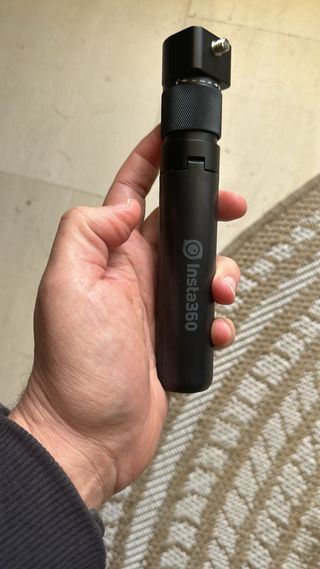 Insta360 con selfie stick y bateria de repuesto