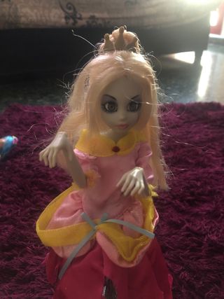Muñeca zombie cenicienta