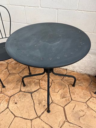 MESA Y SILLAS JARDIN