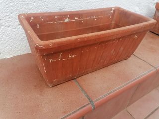 Jardinera de barro