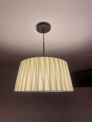 lampara tela plisada y bronce