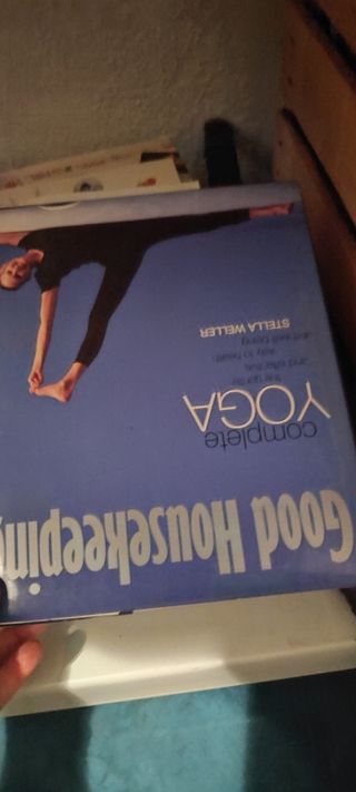 Muchos libros variados de Yoga, Reiki...