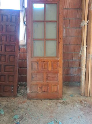 Puertas de madera maciza antiguas