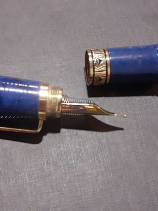 PLUMA CHAPADO EN ORO. 