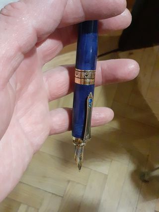 PLUMA CHAPADO EN ORO. 