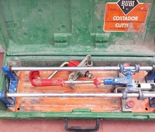 Cortadora cerámica y azulejos RUBI