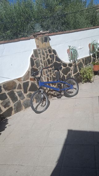 se vende bmx para las cubiertas más info al dm