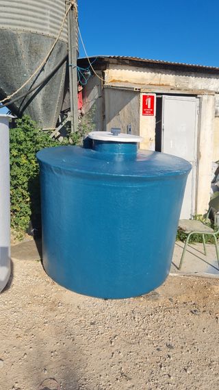 Depósitos agua aljibes tanques bidones