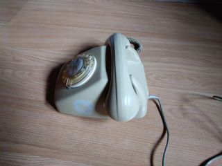 Teléfono antiguo