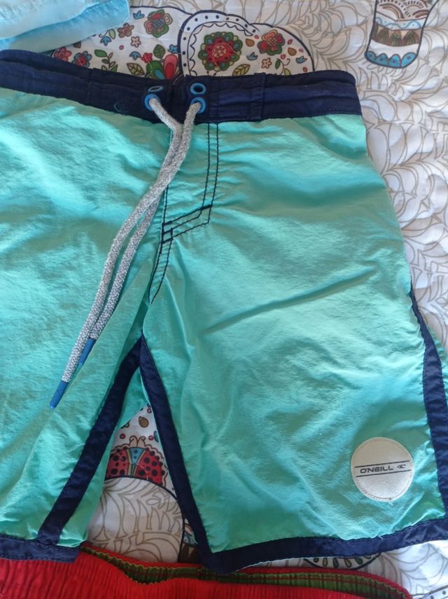 Lote 5 bañadores talla 6 años 122 cm.