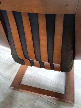 butaca de madera y cuero
