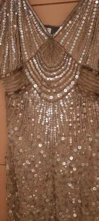 Vestido de fiesta de lentejuelas.
