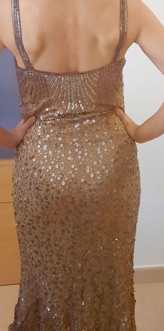 Vestido de fiesta de lentejuelas.