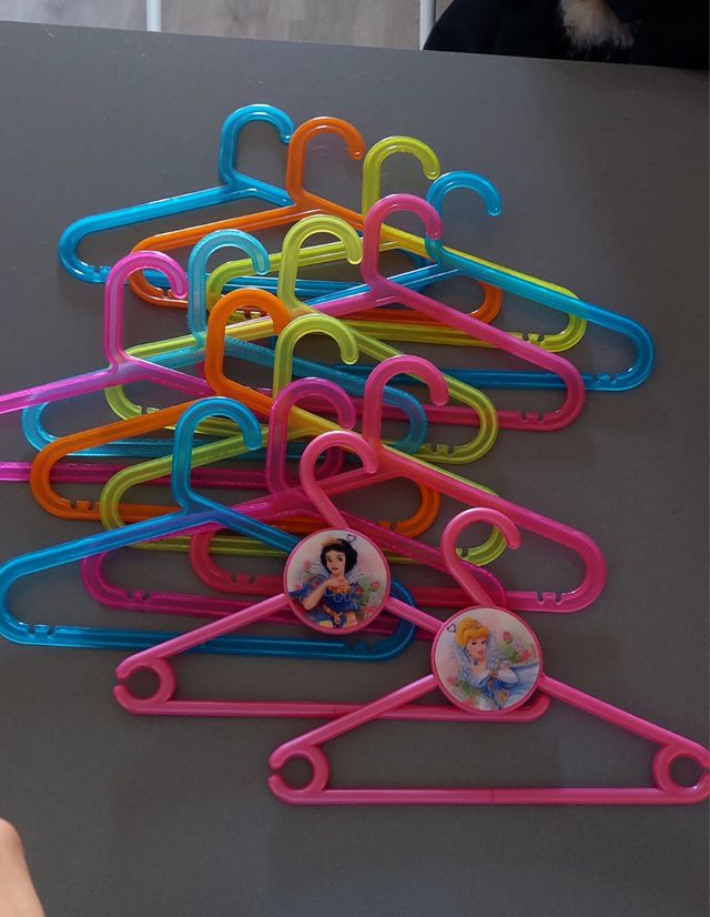 Perchas infantiles de colores 13 + 2