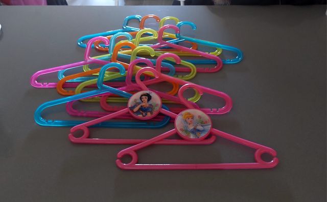 Perchas infantiles de colores 13 + 2