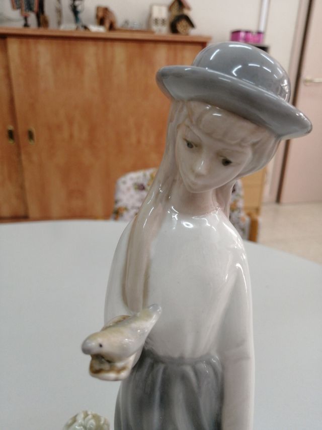 Figura porcelana 33x13
