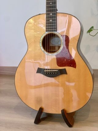 Guitarra electro acústica Taylor 518 e2