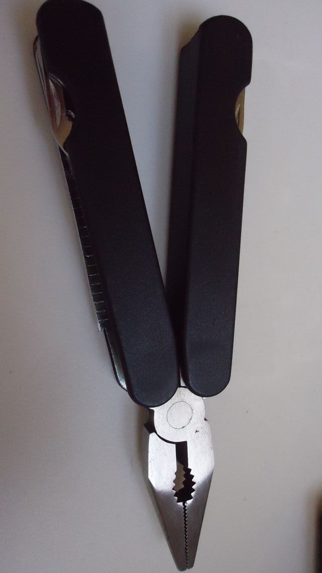 Alicate Multiuso 10 en 1