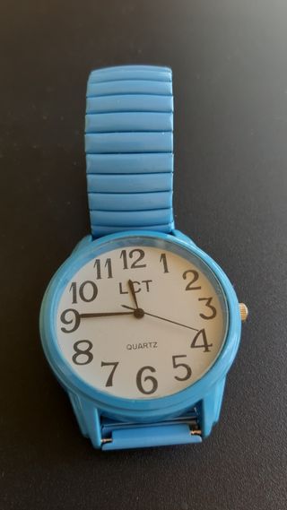 Reloj pulsera metálica azul